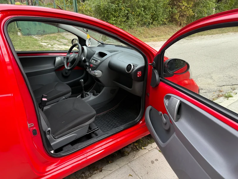 Toyota Aygo, снимка 10 - Автомобили и джипове - 52260185