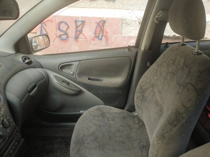 Toyota Yaris 1.4Д 4, снимка 8 - Автомобили и джипове - 52169973