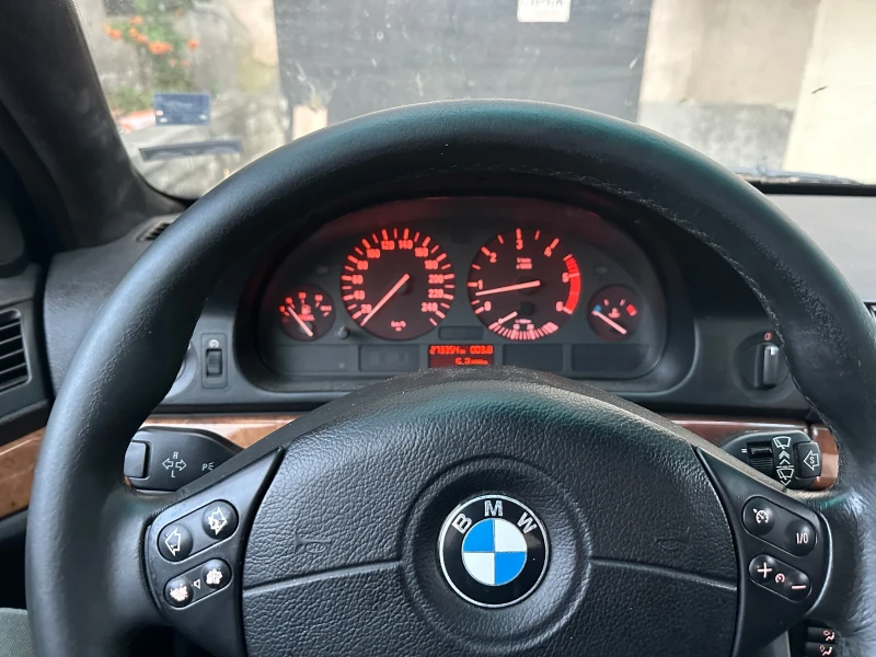 BMW 525, снимка 11 - Автомобили и джипове - 52389480