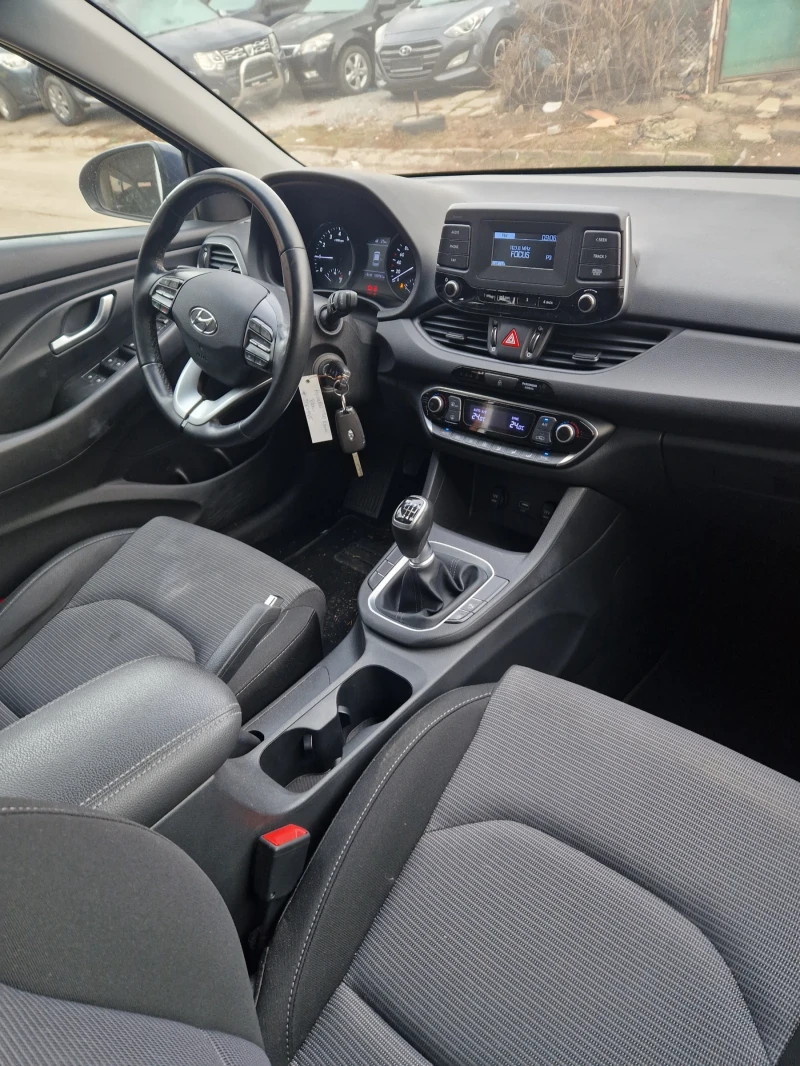Hyundai I30 1.4  99 коня, снимка 8 - Автомобили и джипове - 52737072