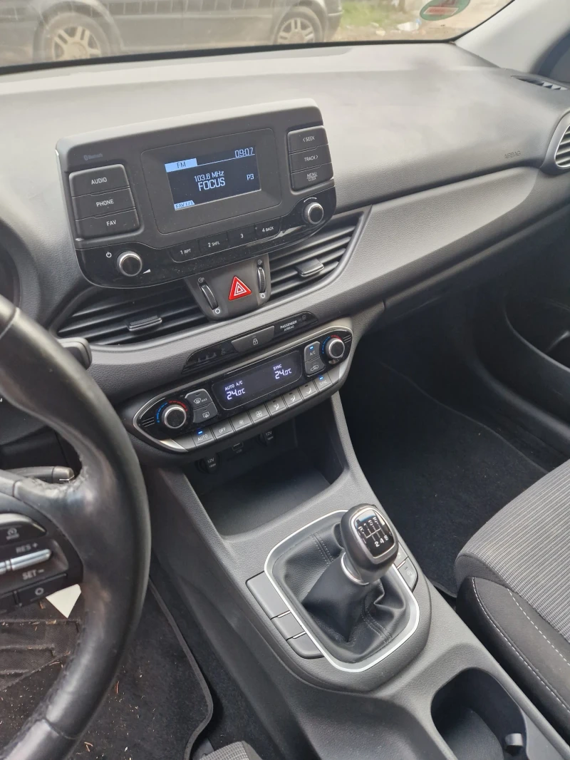 Hyundai I30 1.4  99 коня, снимка 11 - Автомобили и джипове - 52737072