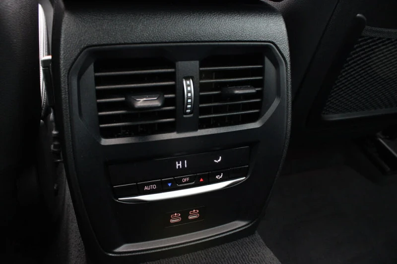 BMW 330 G20* xDrive* АвтоКредит* (ЦЕНА ДО БГ), снимка 13 - Автомобили и джипове - 53102546