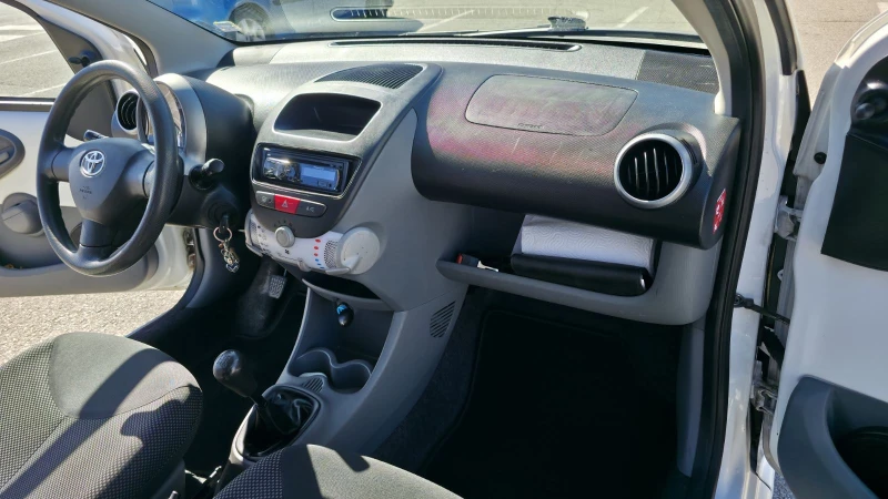 Toyota Aygo, снимка 8 - Автомобили и джипове - 53447199