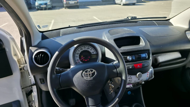 Toyota Aygo, снимка 10 - Автомобили и джипове - 53447199