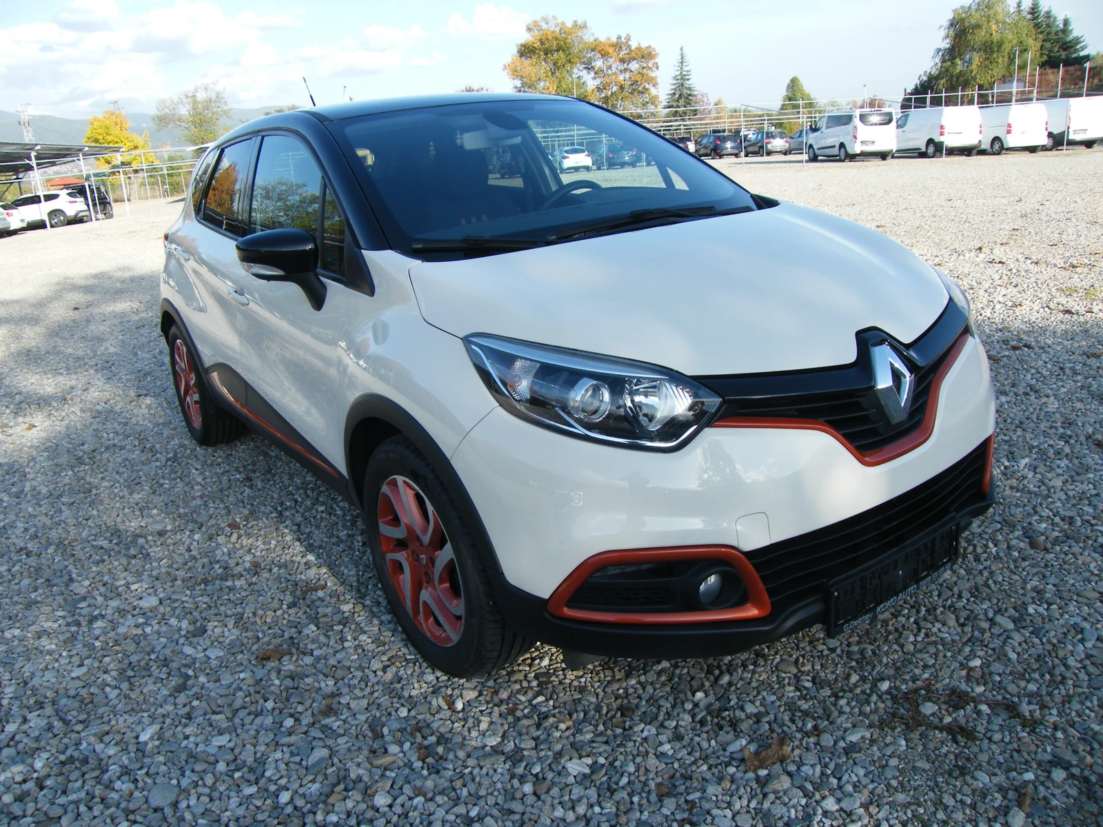 Renault Captur 1.2Tce NAVI AVTOMATIK - изображение 2