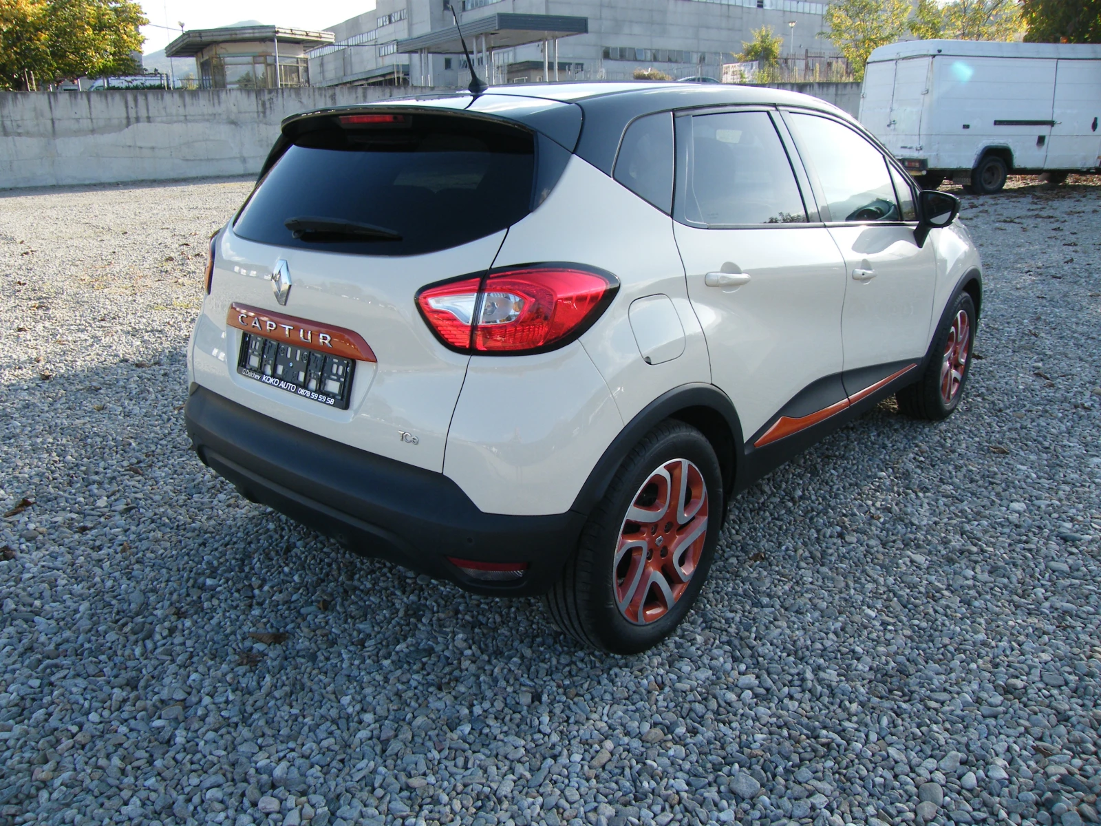 Renault Captur 1.2Tce NAVI AVTOMATIK - изображение 4