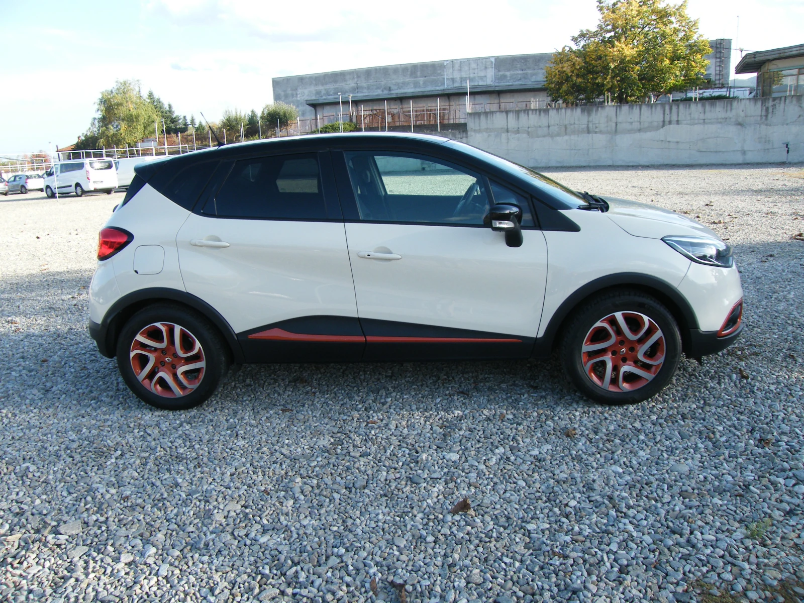 Renault Captur 1.2Tce NAVI AVTOMATIK - изображение 3