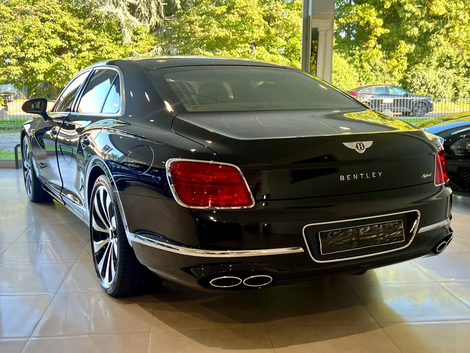 Bentley Flying Spur Azure - изображение 2