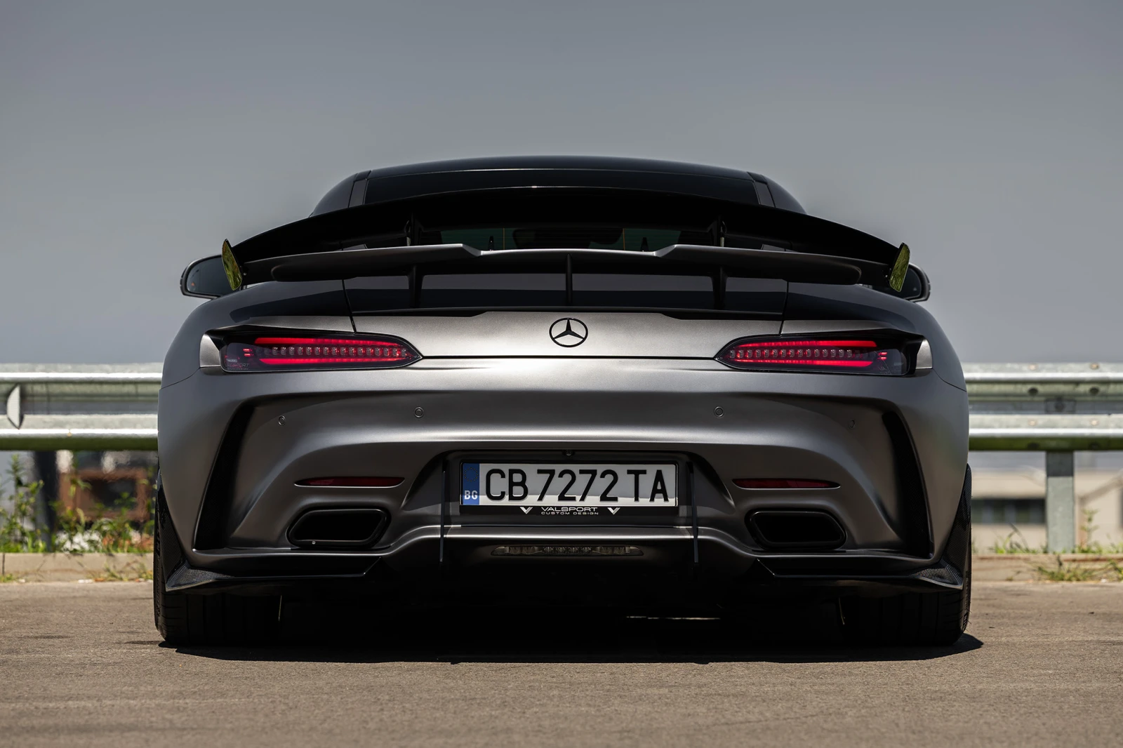 Mercedes-Benz AMG GT R  - изображение 5