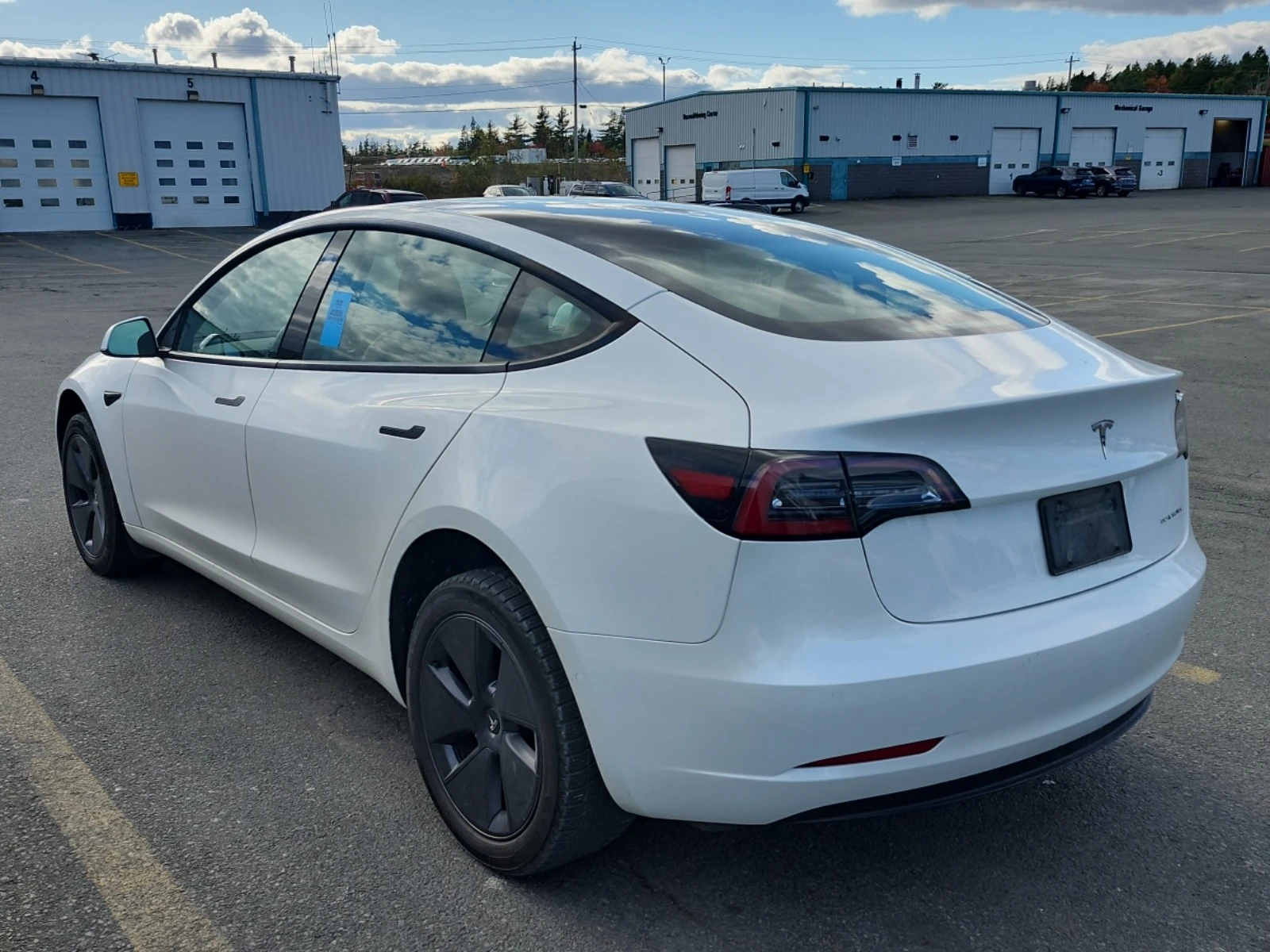 Tesla Model 3  LONG RANGE * CARFAX * БЕЗ ПЪРВОНАЧАЛНА ВНОСКА - изображение 4