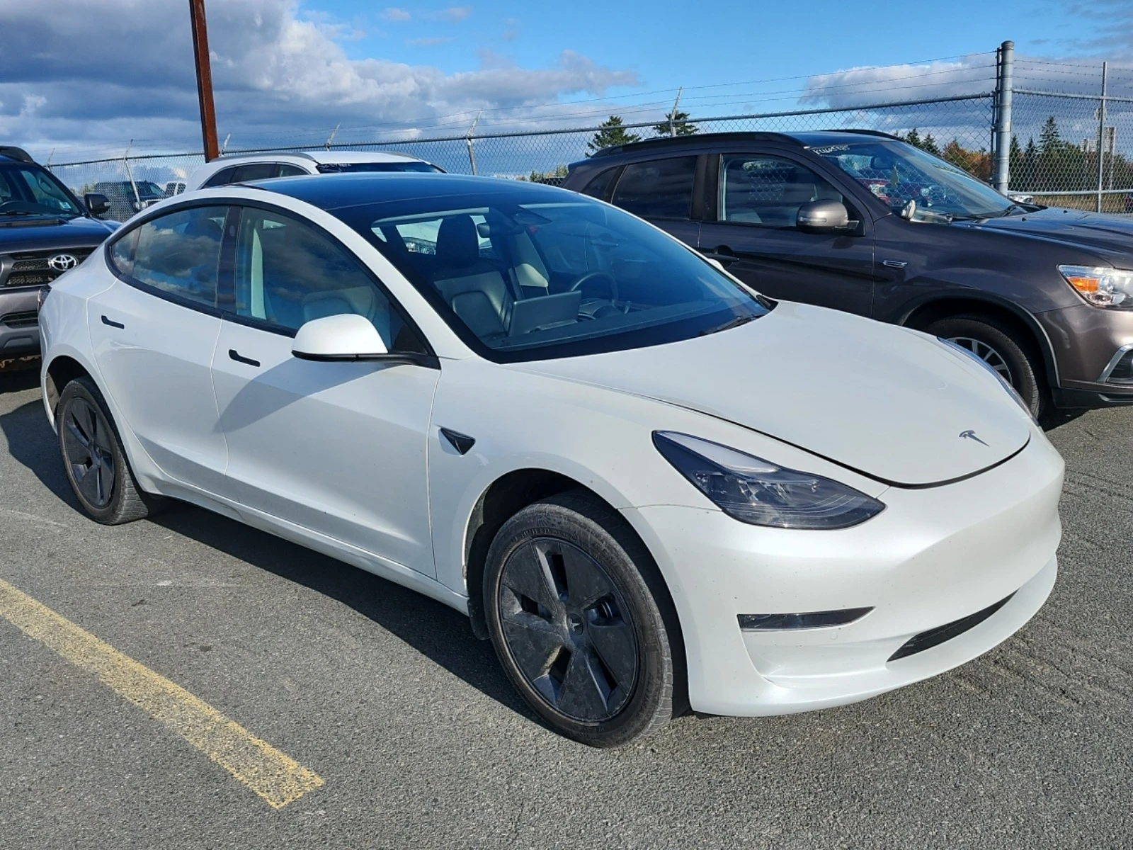 Tesla Model 3  LONG RANGE * CARFAX * БЕЗ ПЪРВОНАЧАЛНА ВНОСКА - изображение 2