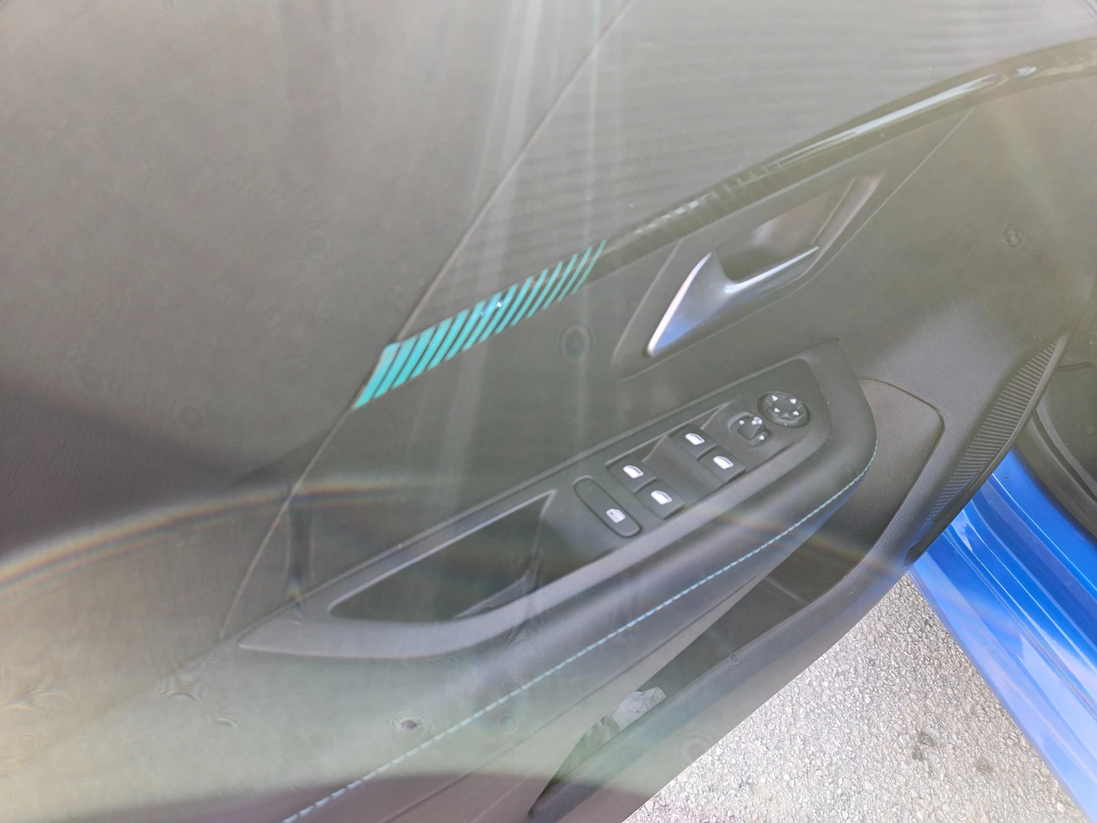 Peugeot 208  ALLURE * 3D * BIG NAVI * Full LED * 50 kWh | Mobile.bg   14