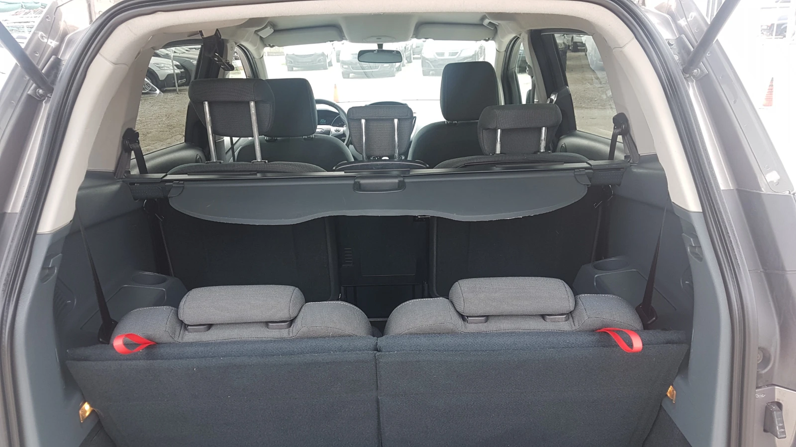 Ford Grand C-Max 1.6TDCI 7места, снимка 12 - Автомобили и джипове - 53721126