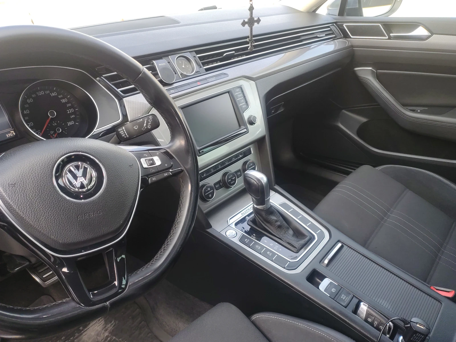 VW Passat 2.0TDI190к.с/ALLTRACK/АВТОМАТ/ТЕГЛИЧ/ТЕМП/НАВИ/ТОП, снимка 13 - Автомобили и джипове - 53880343