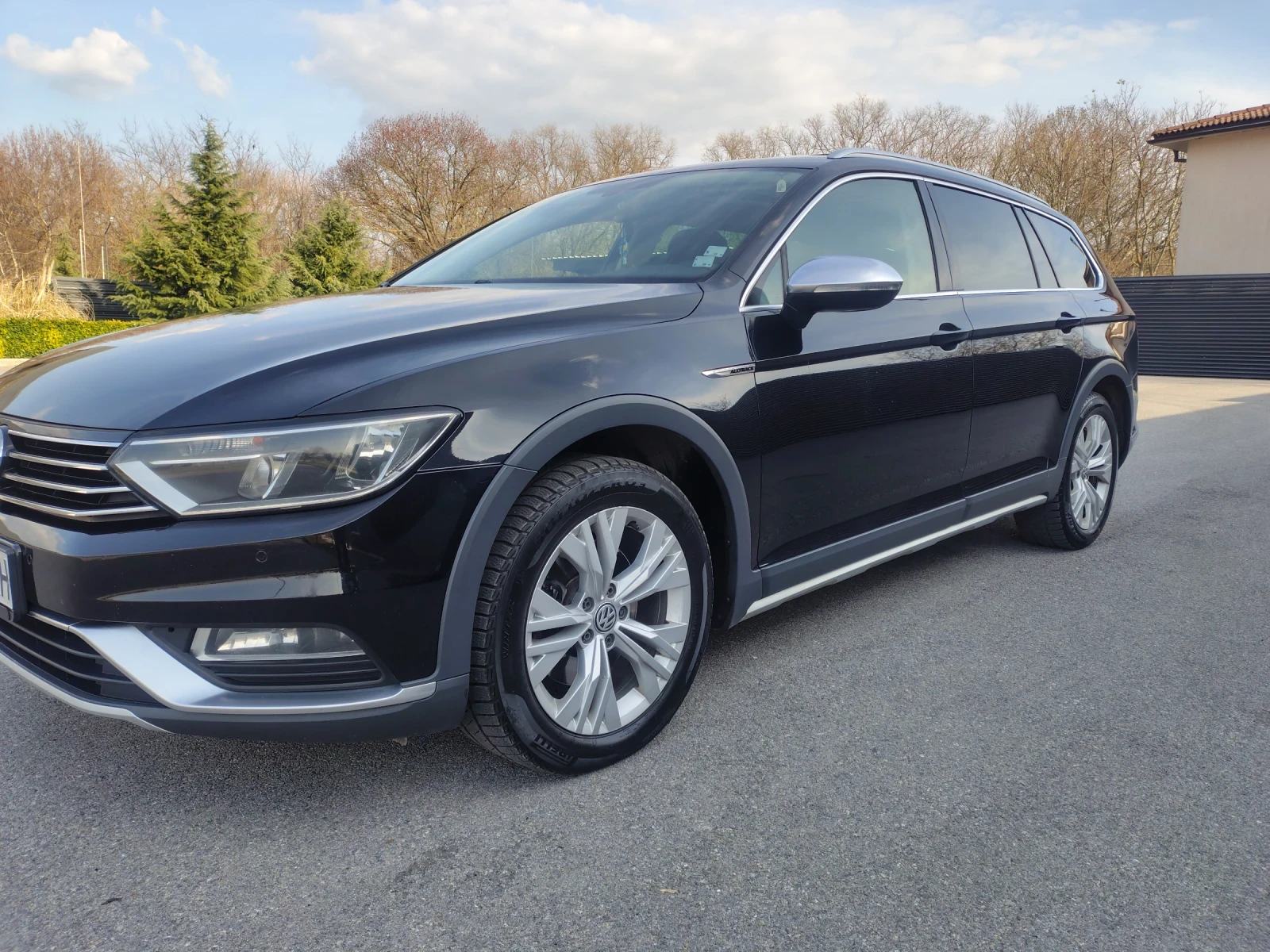 VW Passat 2.0TDI190к.с/ALLTRACK/АВТОМАТ/ТЕГЛИЧ/ТЕМП/НАВИ/ТОП, снимка 2 - Автомобили и джипове - 53880343