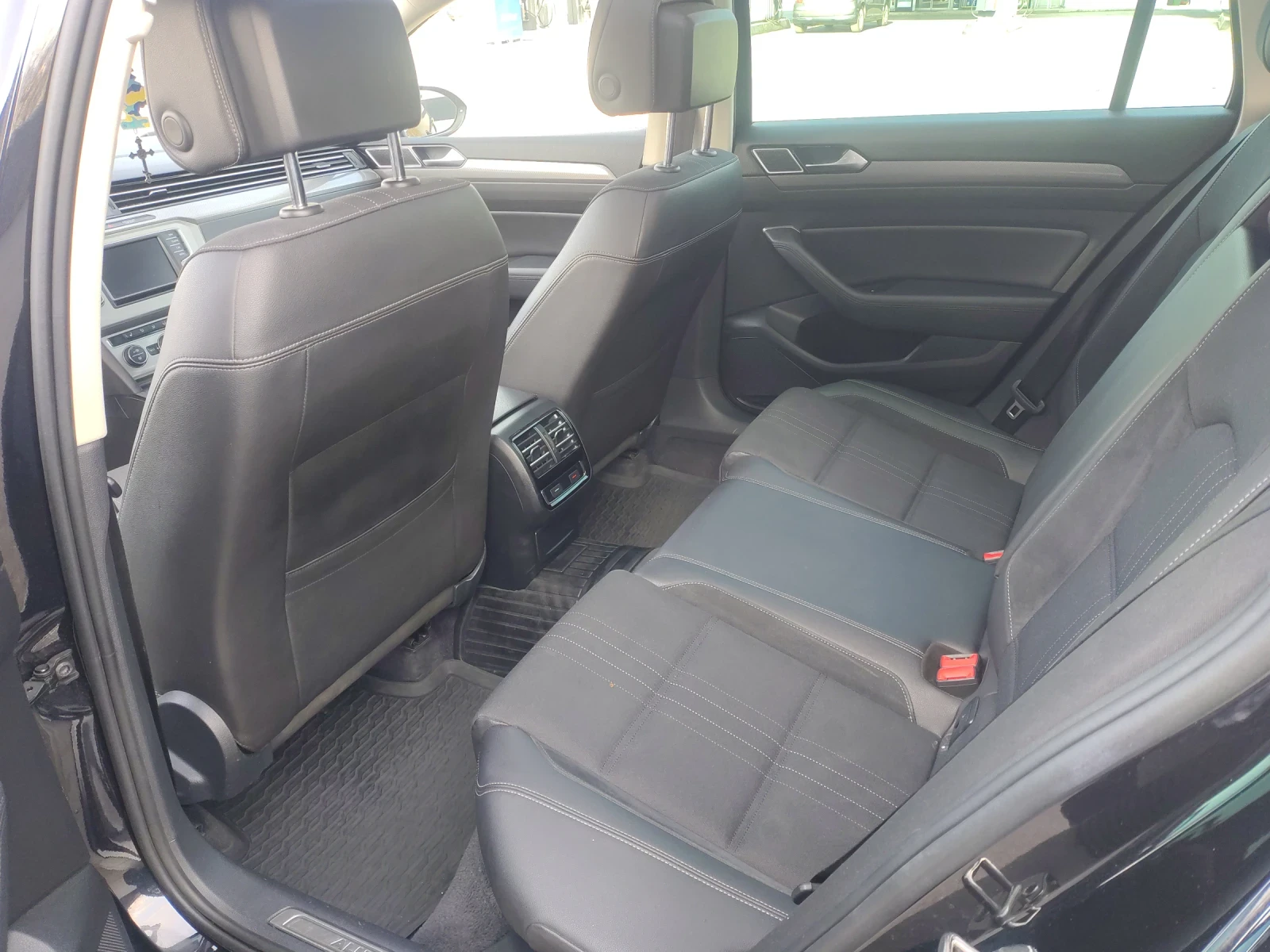 VW Passat 2.0TDI190к.с/ALLTRACK/АВТОМАТ/ТЕГЛИЧ/ТЕМП/НАВИ/ТОП, снимка 16 - Автомобили и джипове - 53880343