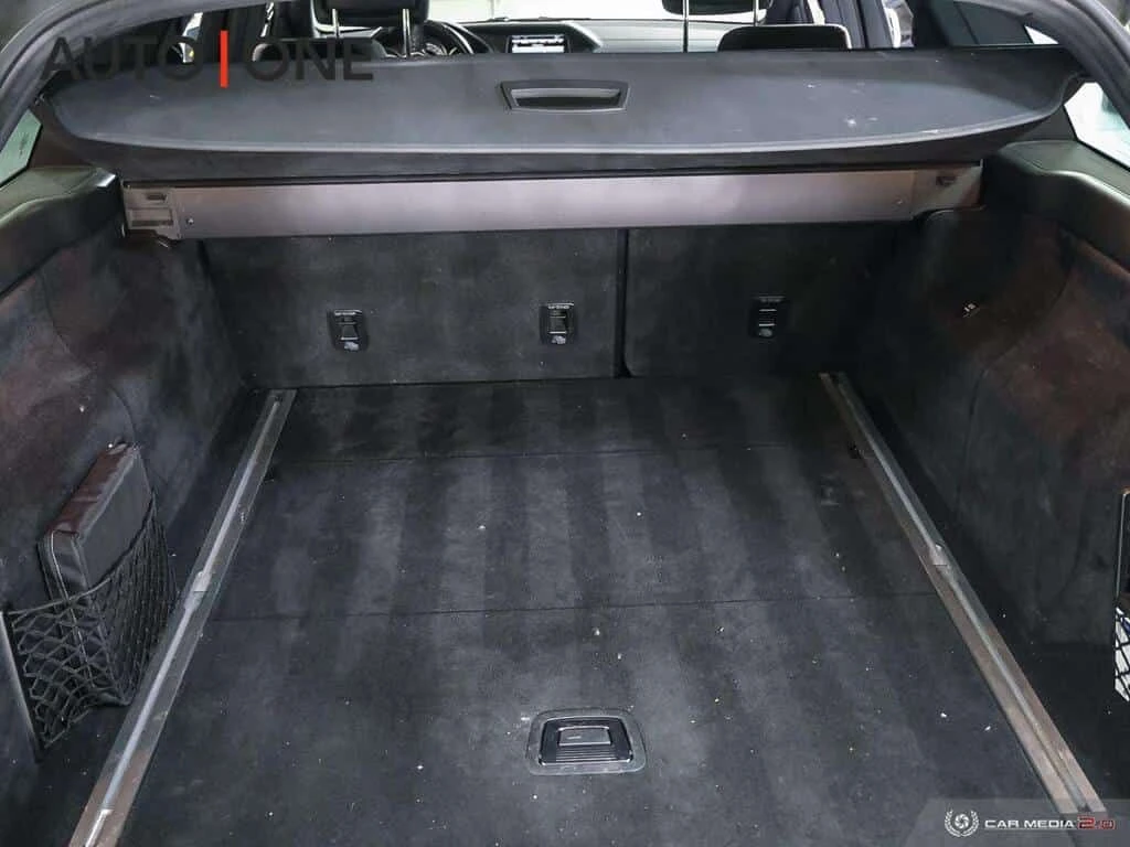 Mercedes-Benz E 400 WAGON * AMG Line * Фиксирана цена до БГ * CARFAX *, снимка 10 - Автомобили и джипове - 54038972