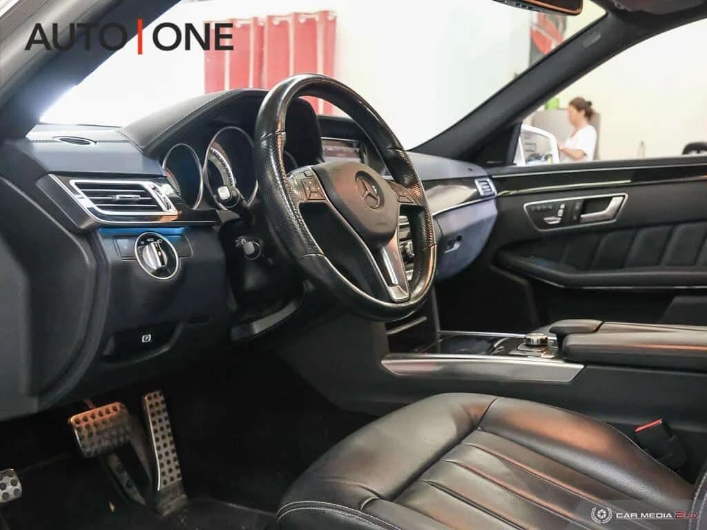 Mercedes-Benz E 400 WAGON * AMG Line * Фиксирана цена до БГ * CARFAX *, снимка 11 - Автомобили и джипове - 54038972