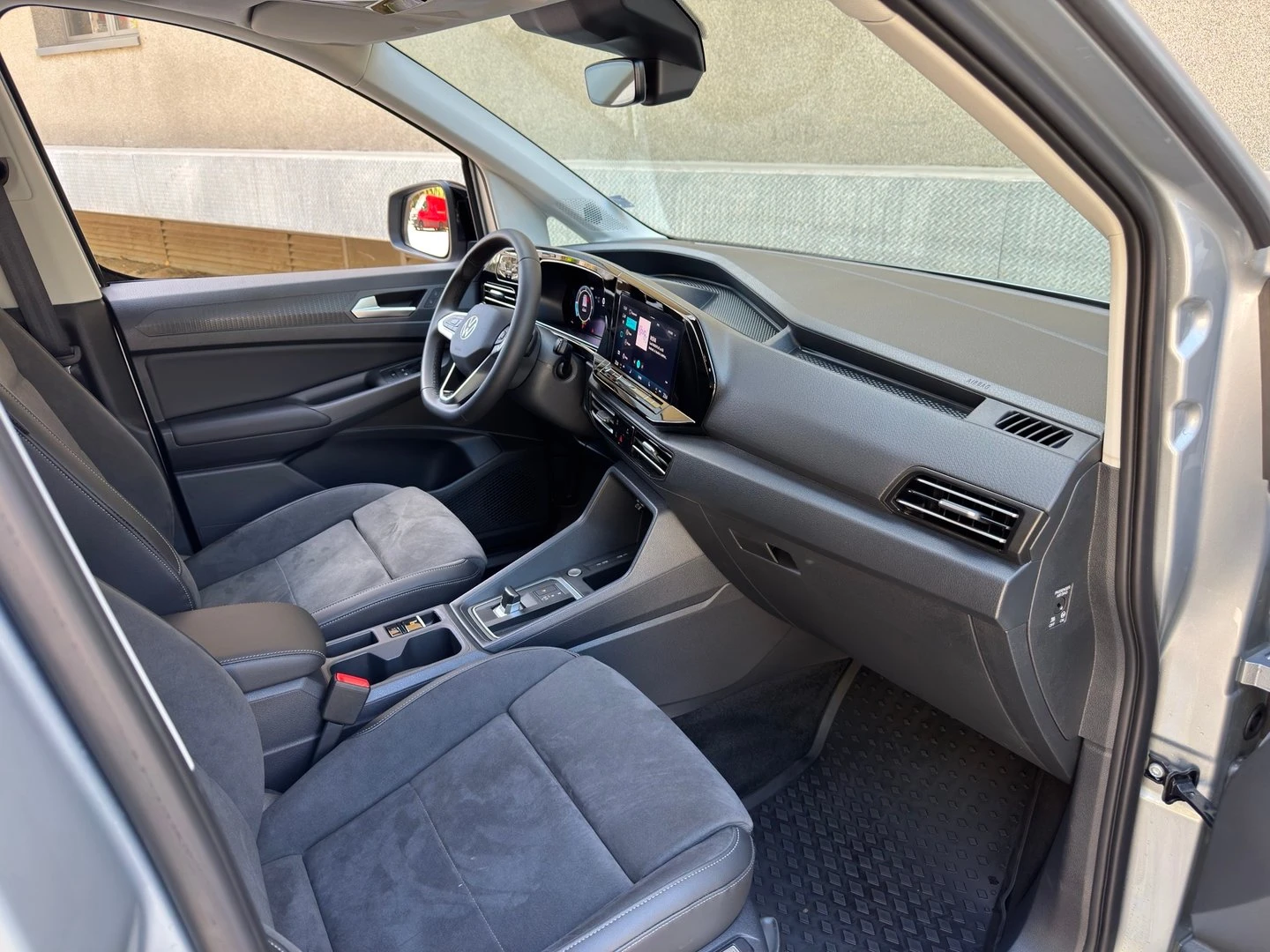 VW Caddy, снимка 9 - Автомобили и джипове - 56269637