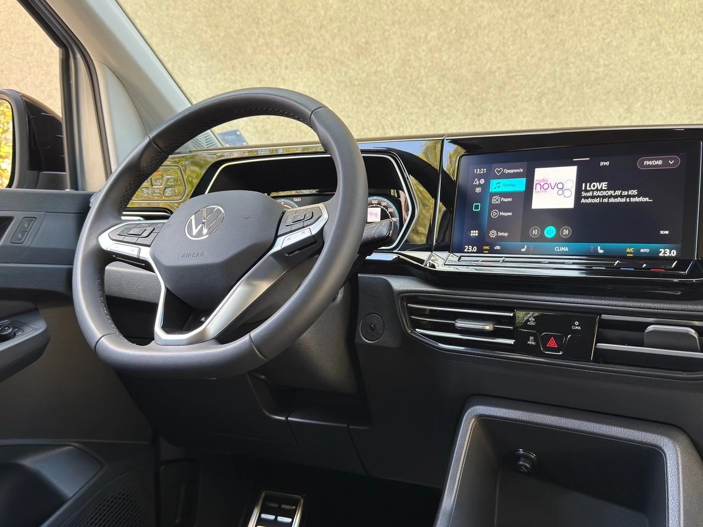 VW Caddy, снимка 10 - Автомобили и джипове - 56269637