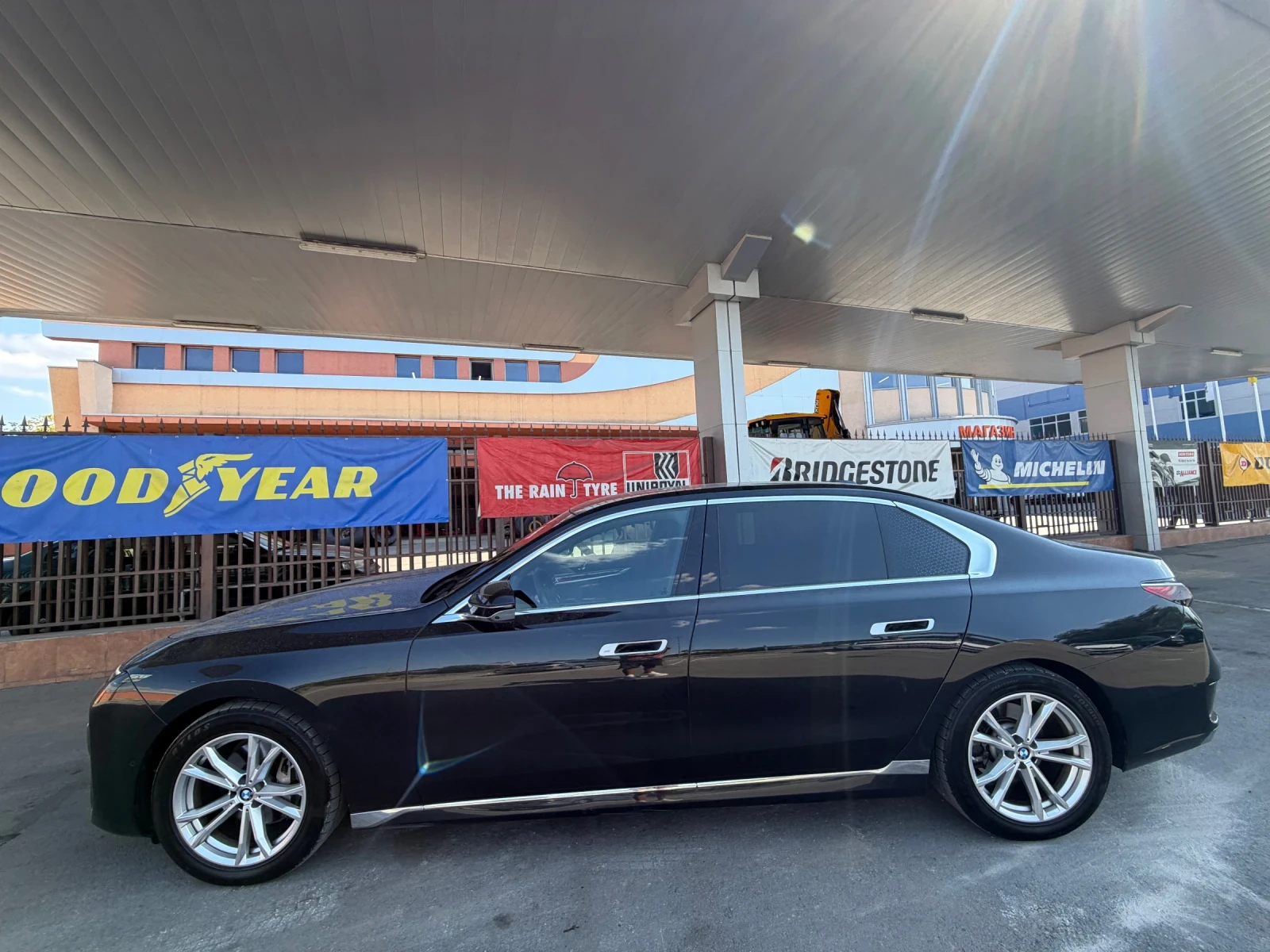 BMW 740 БАРТЕР* ЛИЗИНГ* ГАРАНЦИЯ, снимка 4 - Автомобили и джипове - 55148528