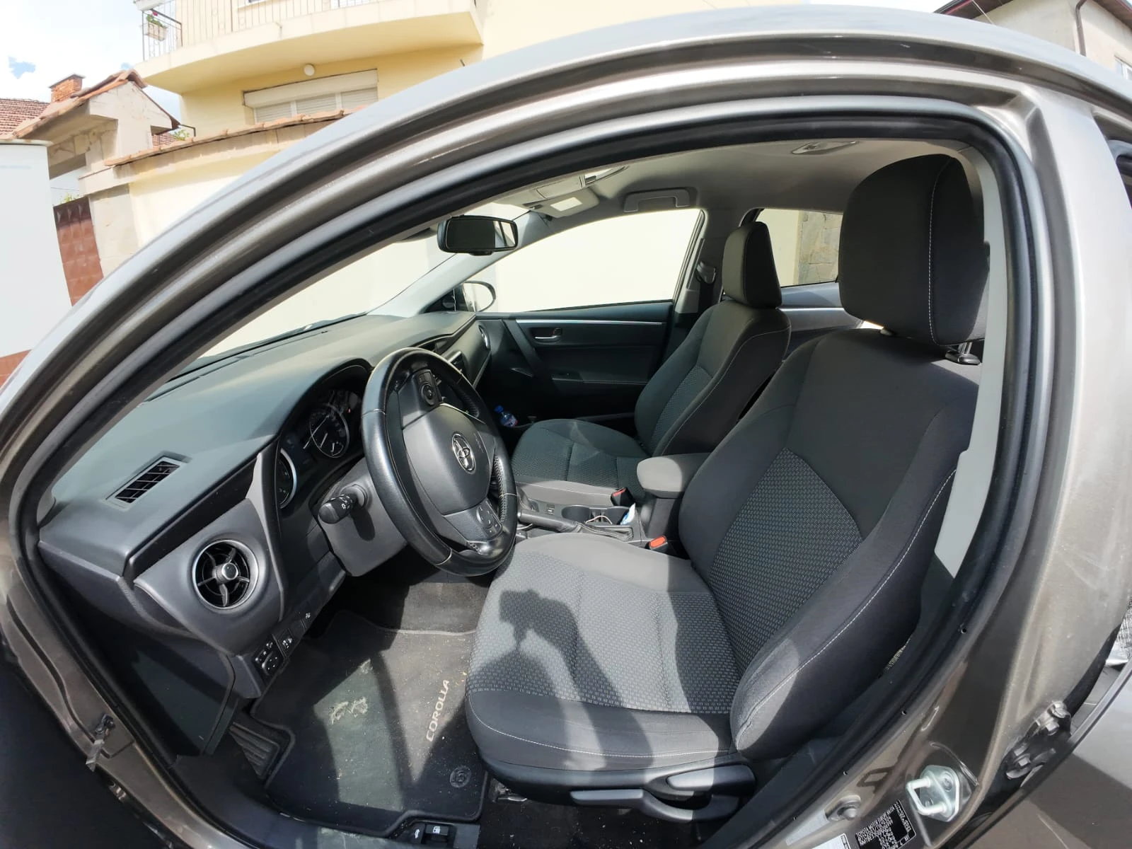 Toyota Corolla 50th Anniversary, снимка 10 - Автомобили и джипове - 55338470