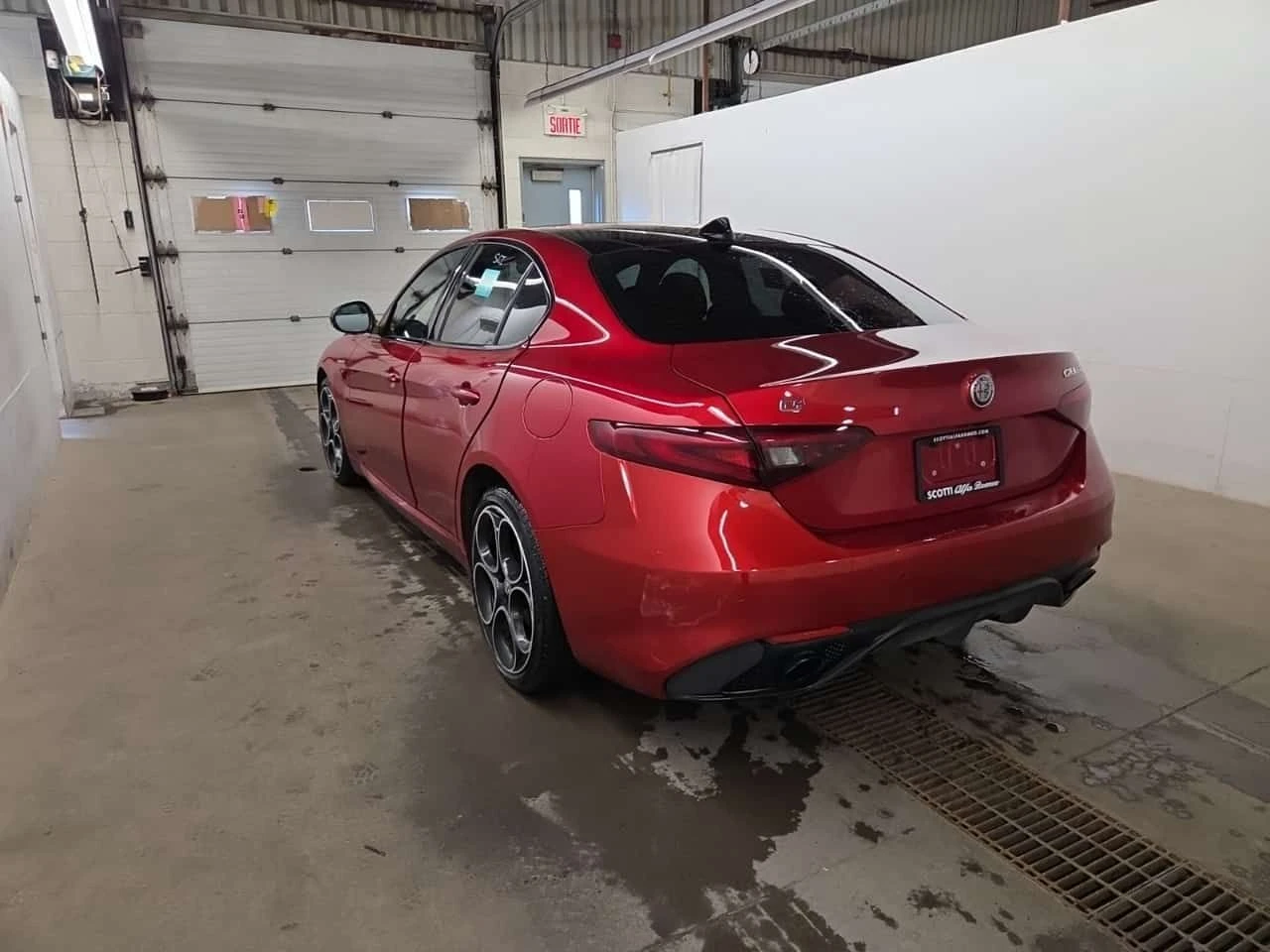 Alfa Romeo Giulia * VELOCE * CARFAX * ОПЦИЯ ЗА ФИНАНСИРАНЕ, снимка 4 - Автомобили и джипове - 55510552