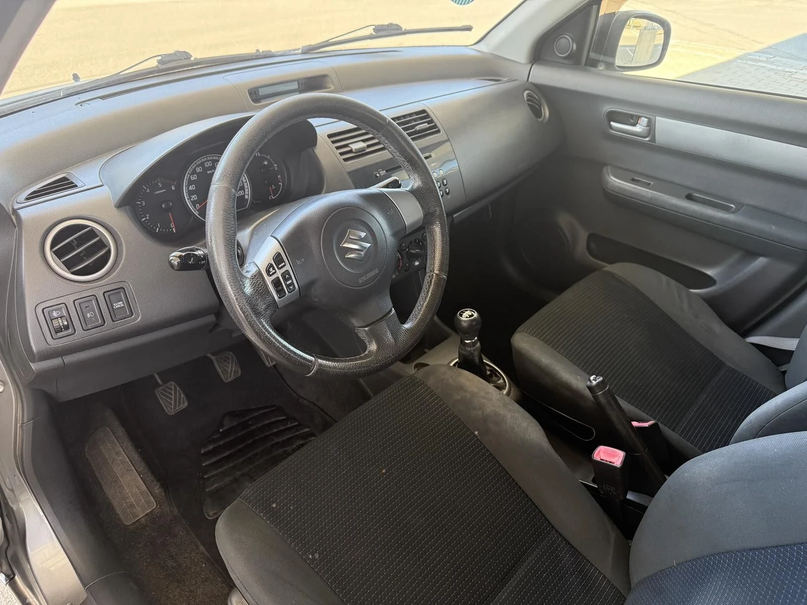 Suzuki Swift, снимка 8 - Автомобили и джипове - 55597185