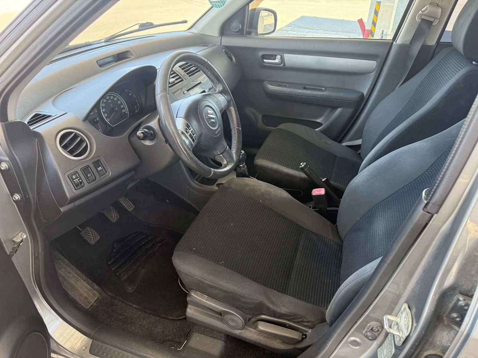 Suzuki Swift, снимка 13 - Автомобили и джипове - 55597185
