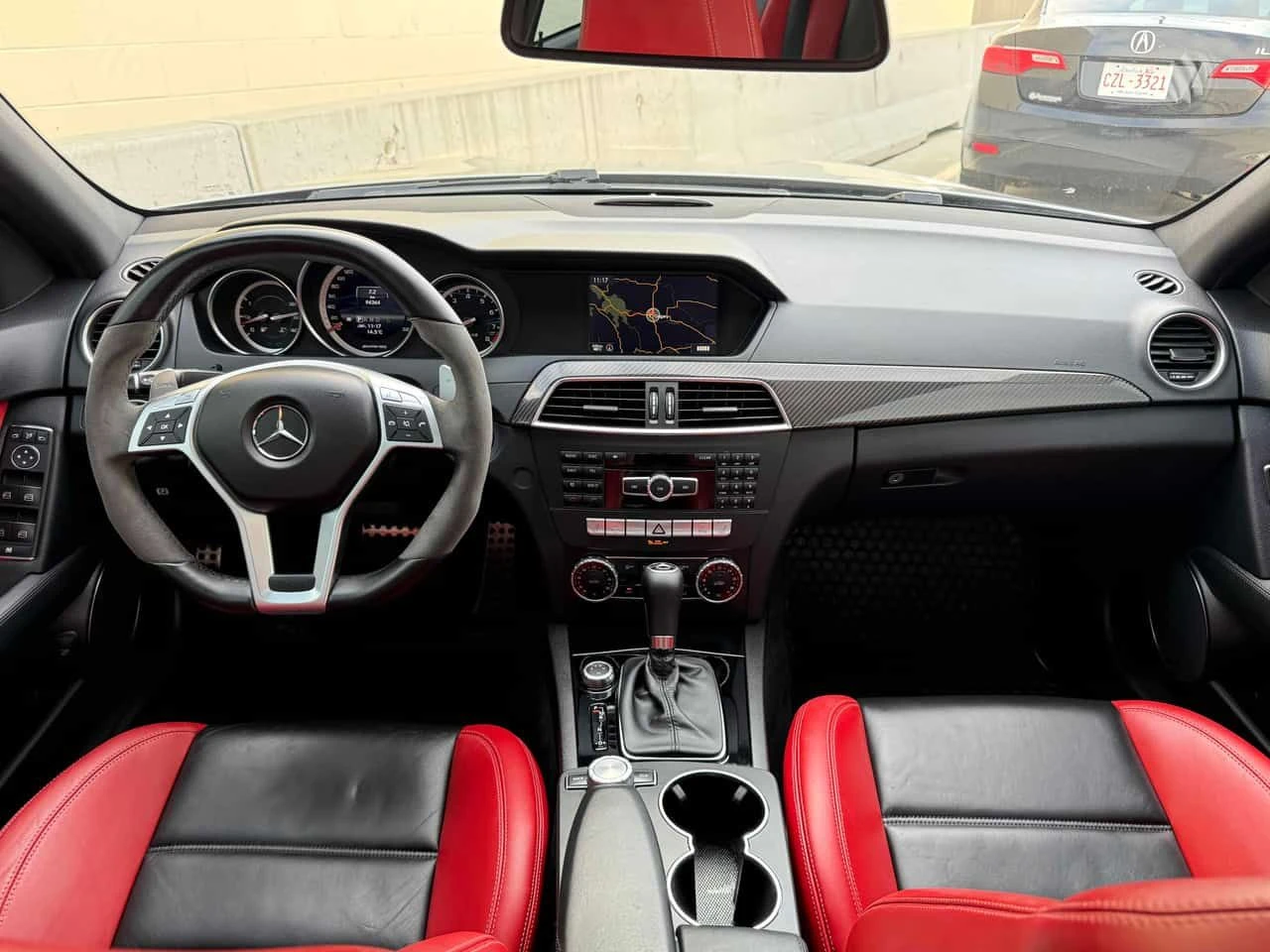 Mercedes-Benz C 63 AMG * АВТОКРЕДИТ БЕЗ ПЪРВОНАЧАЛНА ВНОСКА* , снимка 11 - Автомобили и джипове - 55699068