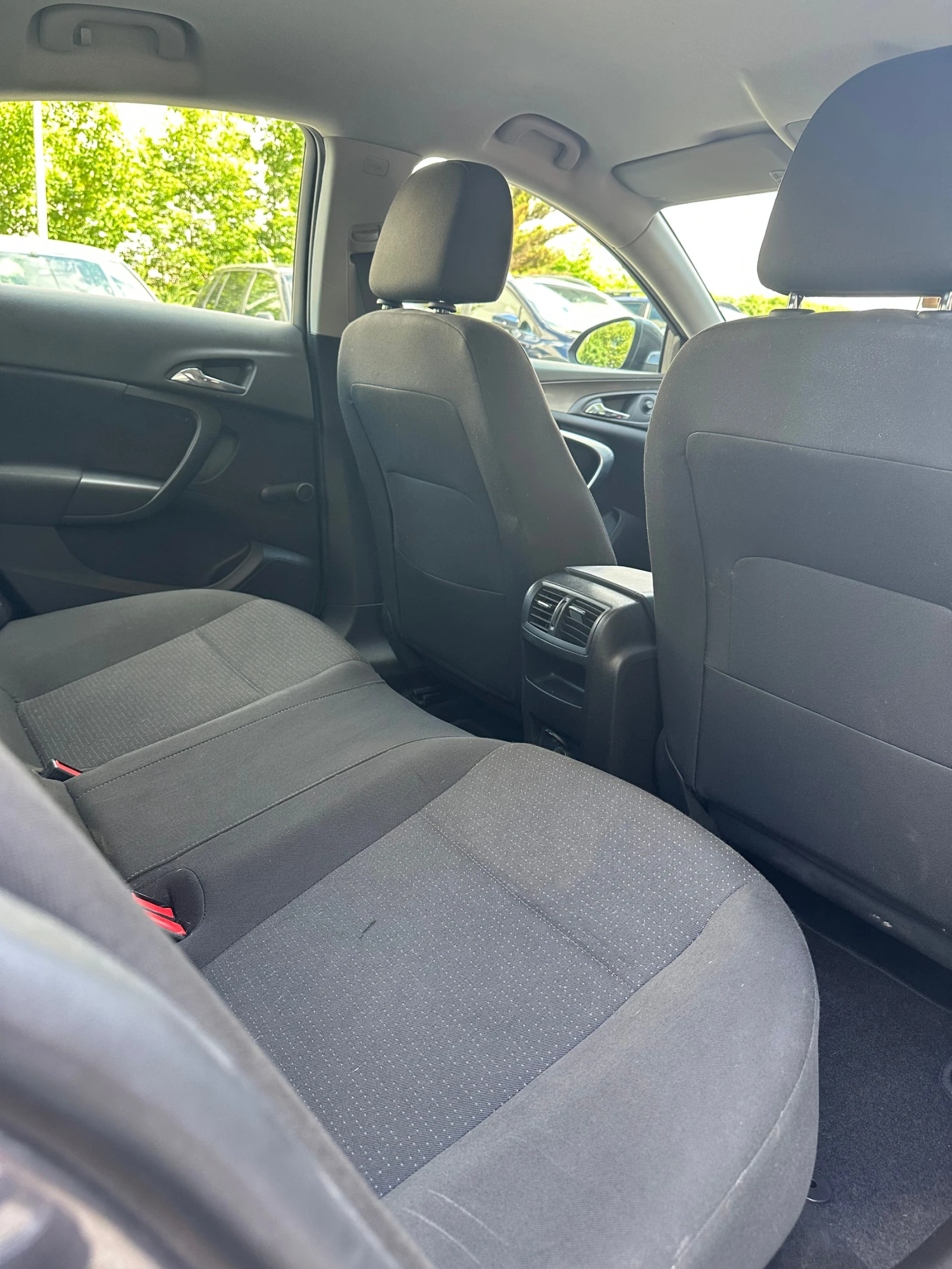 Opel Insignia 1.4 Turbo ecoFLEX 140 к.с., снимка 12 - Автомобили и джипове - 55752784