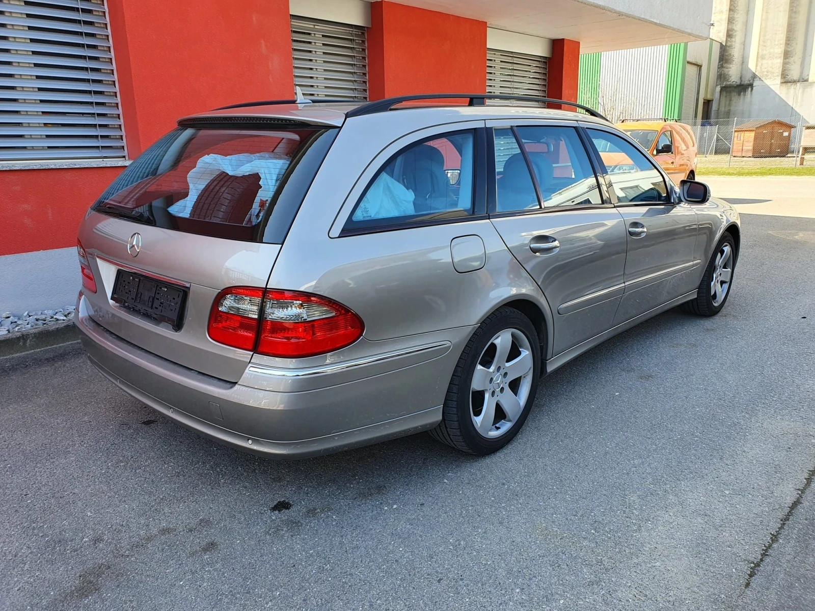 Mercedes-Benz E 320 3.0 CDI, V6, снимка 5 - Автомобили и джипове - 56535633