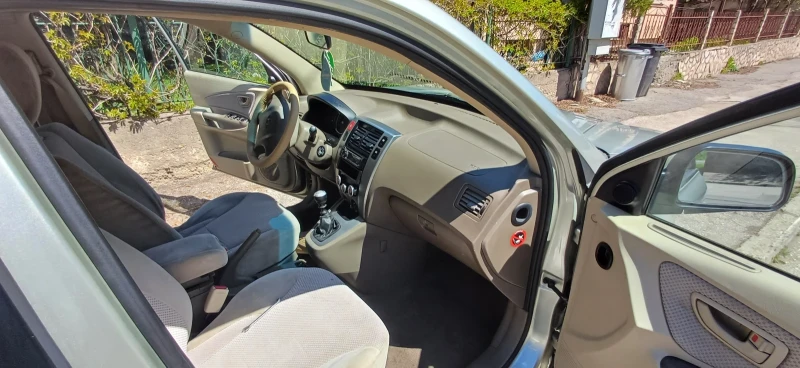 Hyundai Tucson, снимка 7 - Автомобили и джипове - 52288191