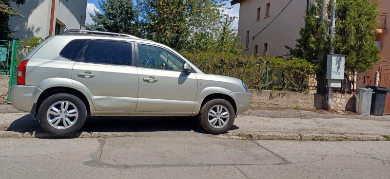 Hyundai Tucson, снимка 2 - Автомобили и джипове - 52288191