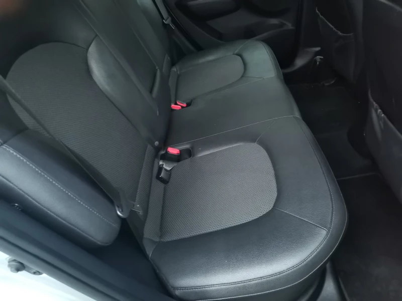 Hyundai IX35 1, 7cdti klima, снимка 11 - Автомобили и джипове - 53053650