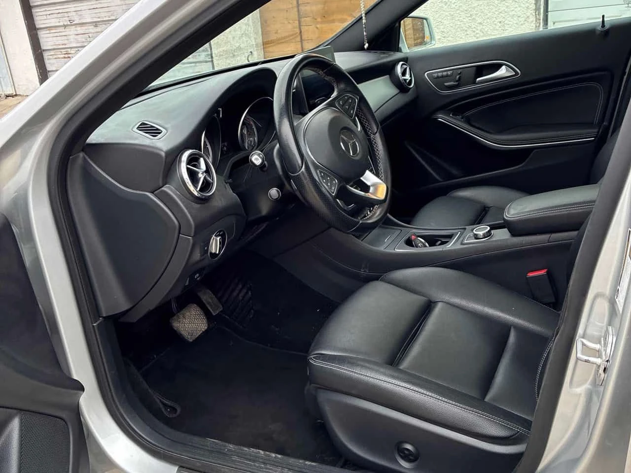 Mercedes-Benz GLA 250 * ПОДГРЕВ * ПАМЕТ * NAVI, снимка 5 - Автомобили и джипове - 54460354