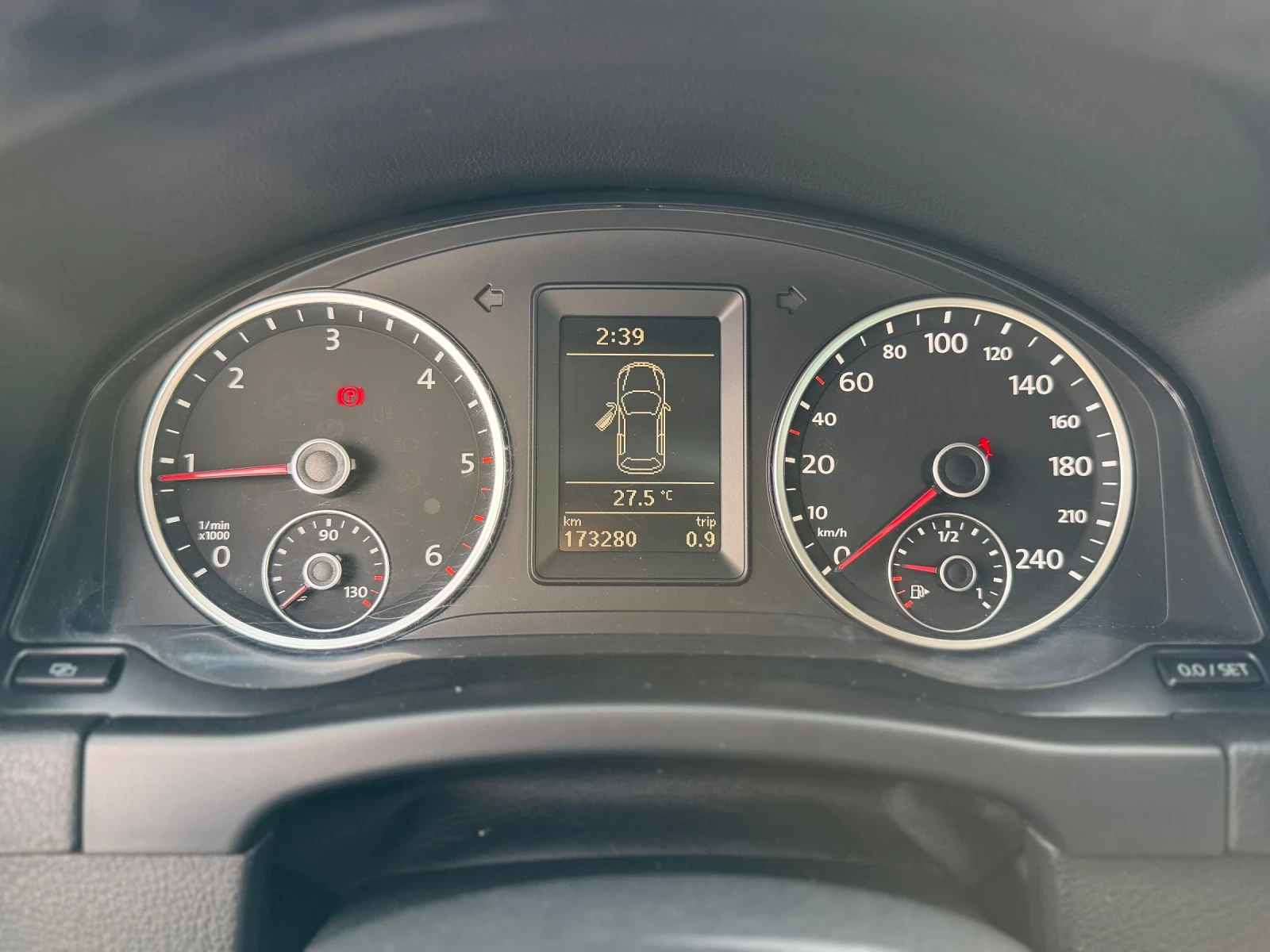 VW Tiguan FACE LIFT /// 2.0 TDI /// TOP/// 140 , снимка 8 - Автомобили и джипове - 55016907