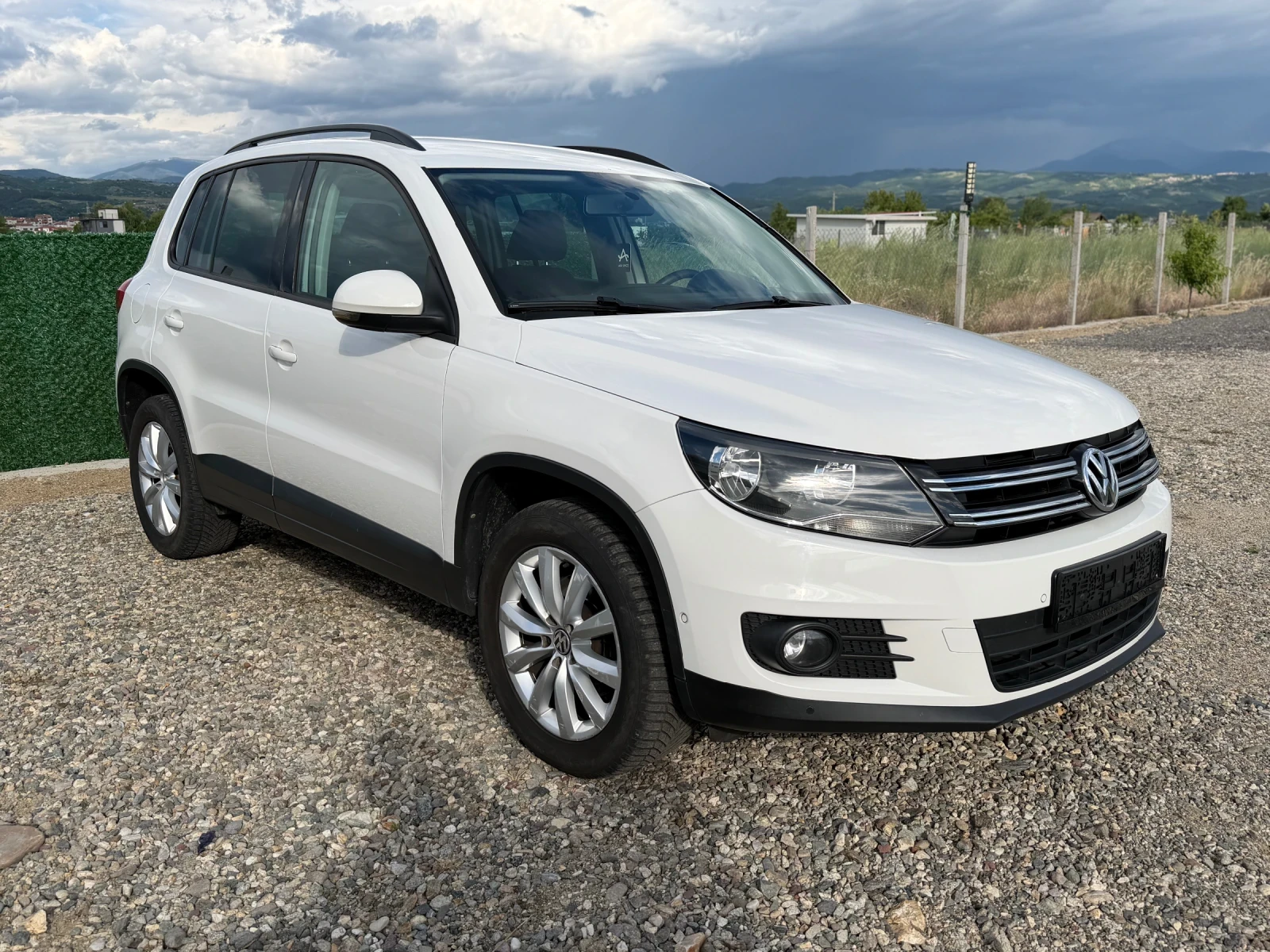 VW Tiguan FACE LIFT /// 2.0 TDI /// TOP/// 140 , снимка 3 - Автомобили и джипове - 55016907