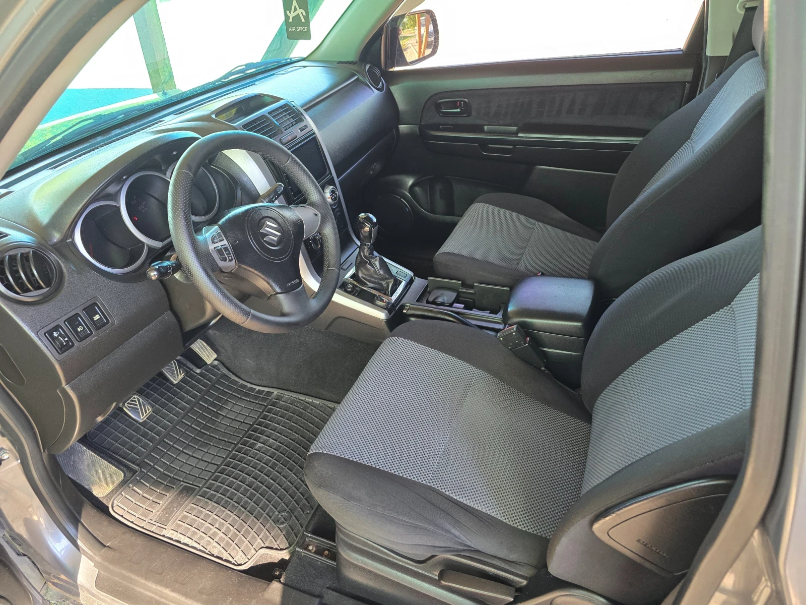 Suzuki Grand vitara 1.9 DDIS, снимка 8 - Автомобили и джипове - 55378336