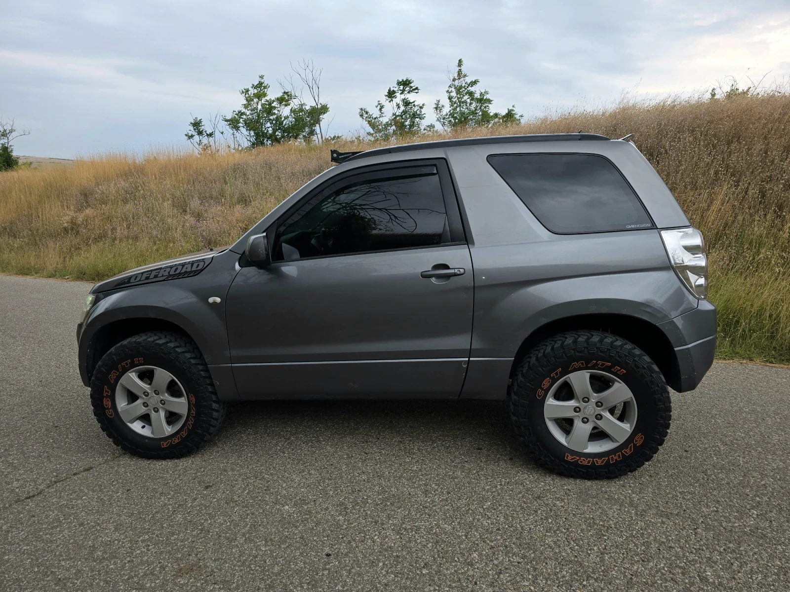 Suzuki Grand vitara 1.9 DDIS, снимка 4 - Автомобили и джипове - 55378336