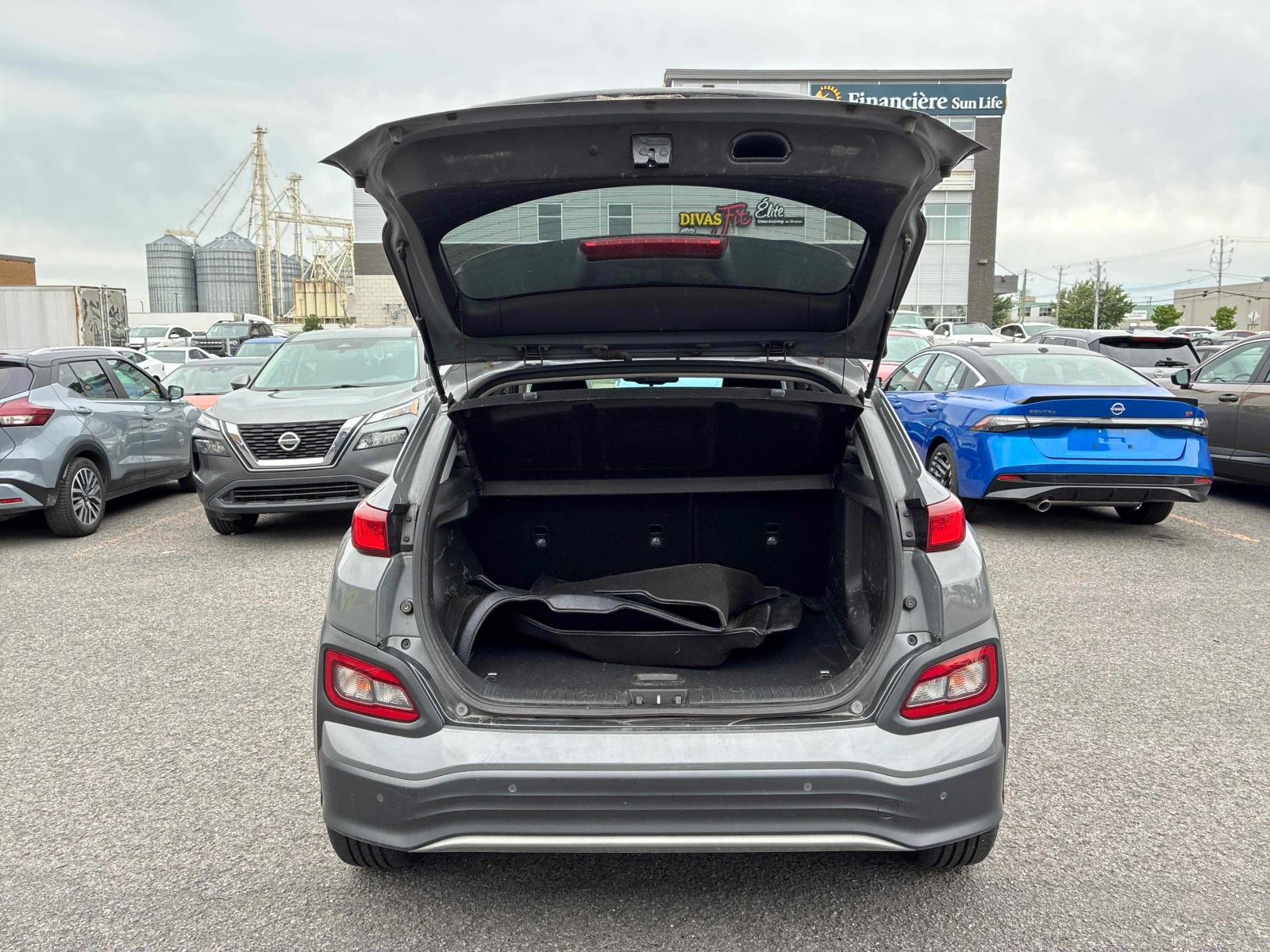 Hyundai Kona * Preferred * CARFAX * ОПЦИЯ ЗА ФИНАНСИРАНЕ, снимка 14 - Автомобили и джипове - 56057019