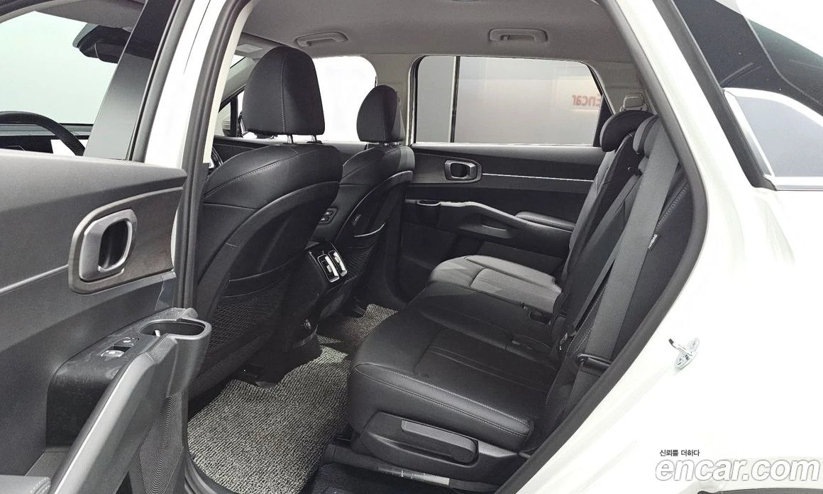 Kia Sorento Gasoline 2.5T 2WD Prestige, снимка 12 - Автомобили и джипове - 56155244