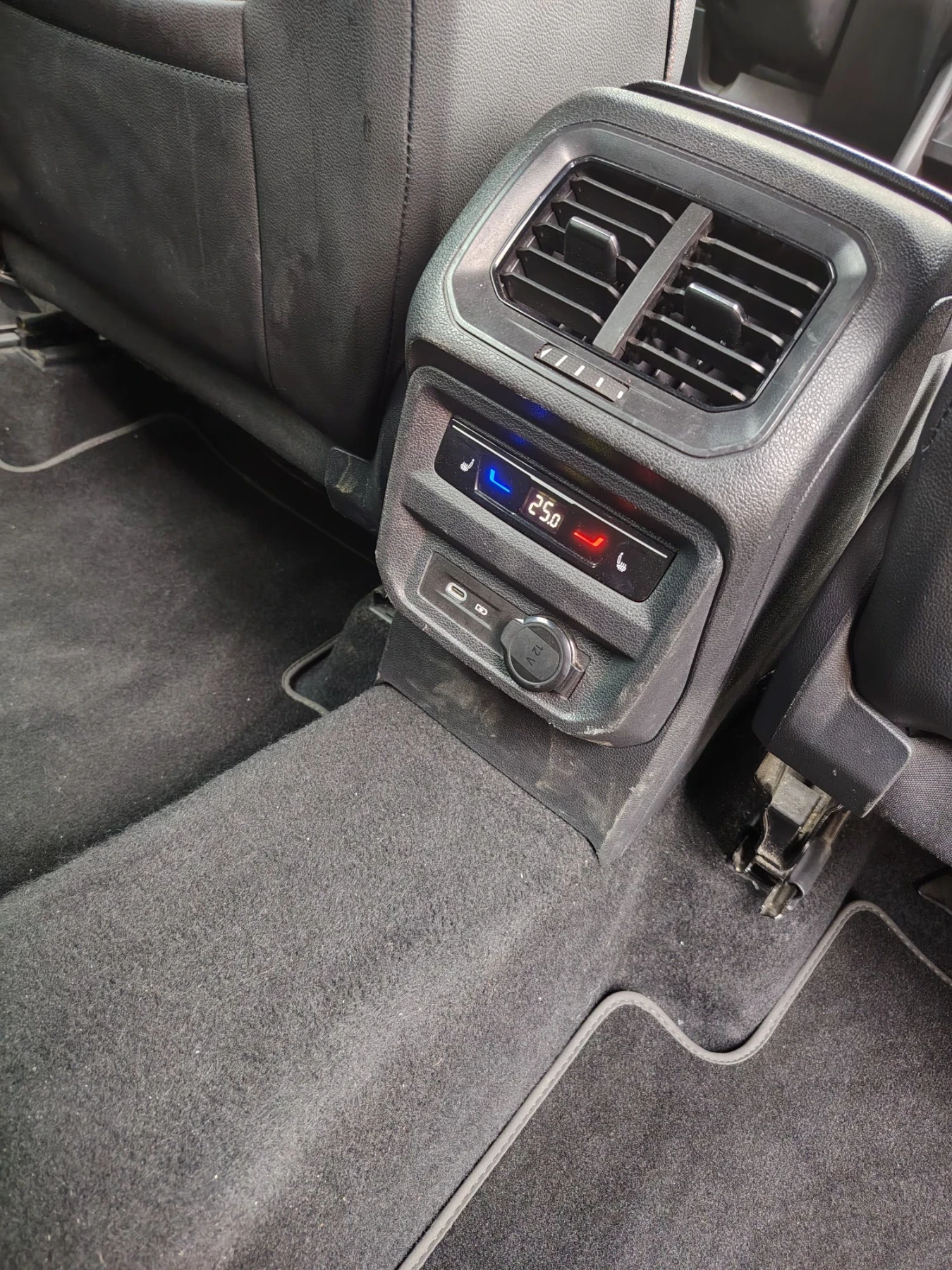 Seat Tarraco 2.0FR, снимка 8 - Автомобили и джипове - 56542992