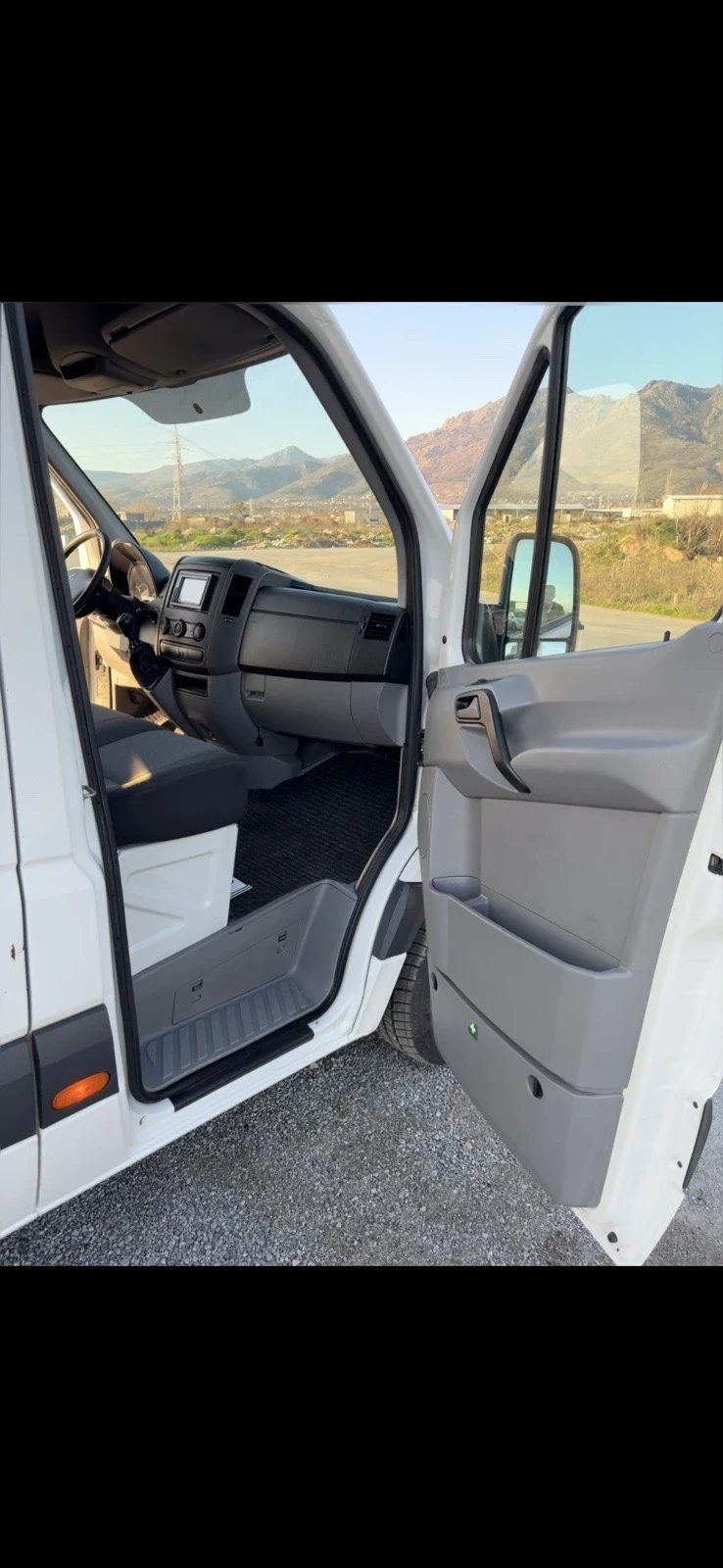 VW Crafter MAXI* 2.0TDI* 136к.с* КЛИМАТРОНИК, снимка 6 - Бусове и автобуси - 54782178