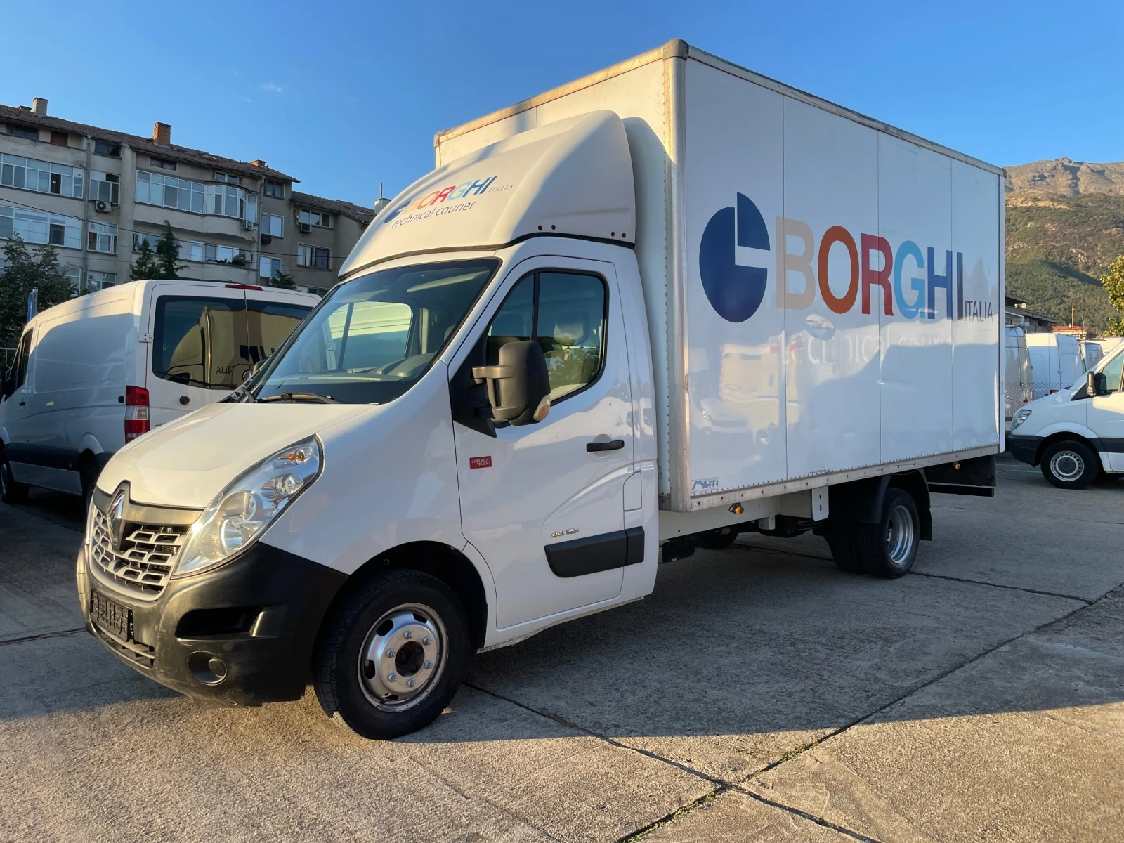 Renault Master 2.3dci/3.5t/4.50m/ Б категория/ ПАДАЩ БОРД
