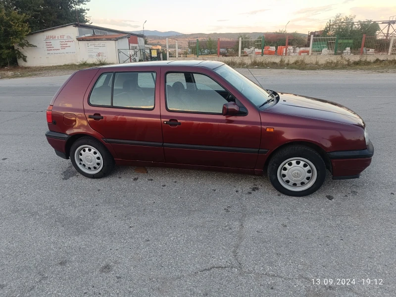 VW Golf 1.6 75к.с. ABU, снимка 12 - Автомобили и джипове - 47234751