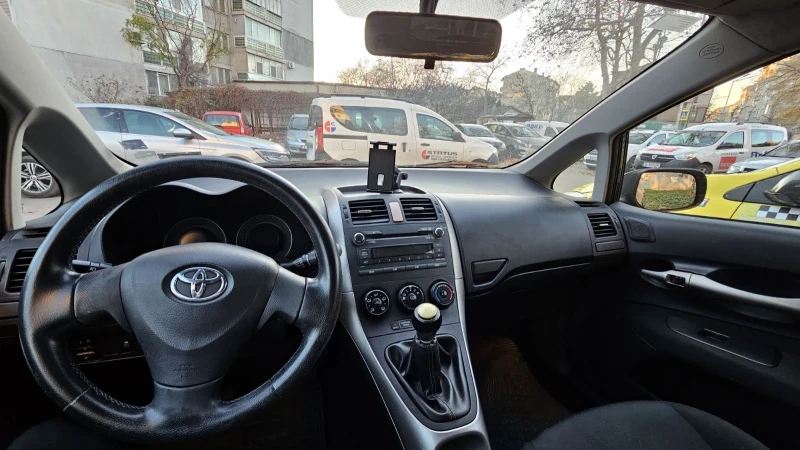 Toyota Auris 1.4, снимка 6 - Автомобили и джипове - 48132277