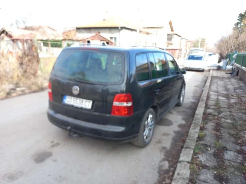 VW Touran, снимка 4 - Автомобили и джипове - 48840443