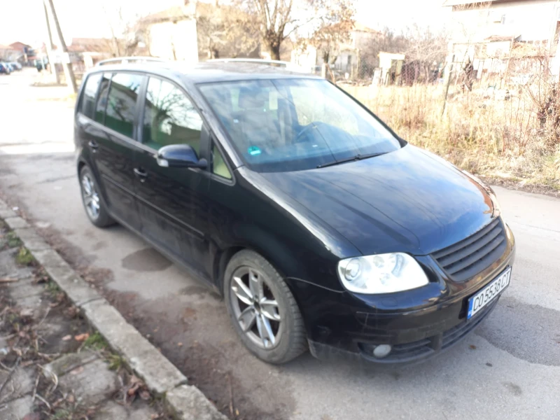 VW Touran, снимка 11 - Автомобили и джипове - 48840443