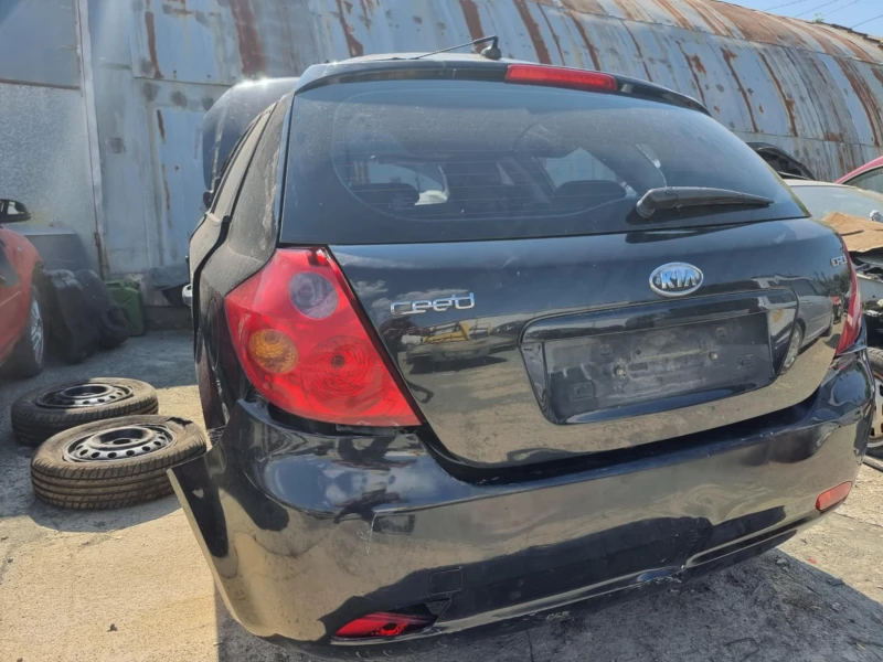 Kia Ceed 1.6 CRDI/DPF, снимка 5 - Автомобили и джипове - 51899558